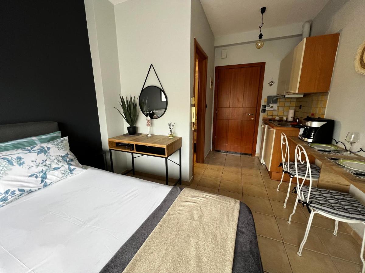 Ferienwohnung B6 Coquette Néa Khilí Exterior foto